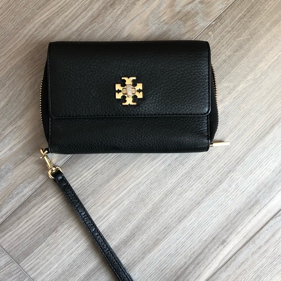 Tory Burch Handbags - Tory Burch Clutch